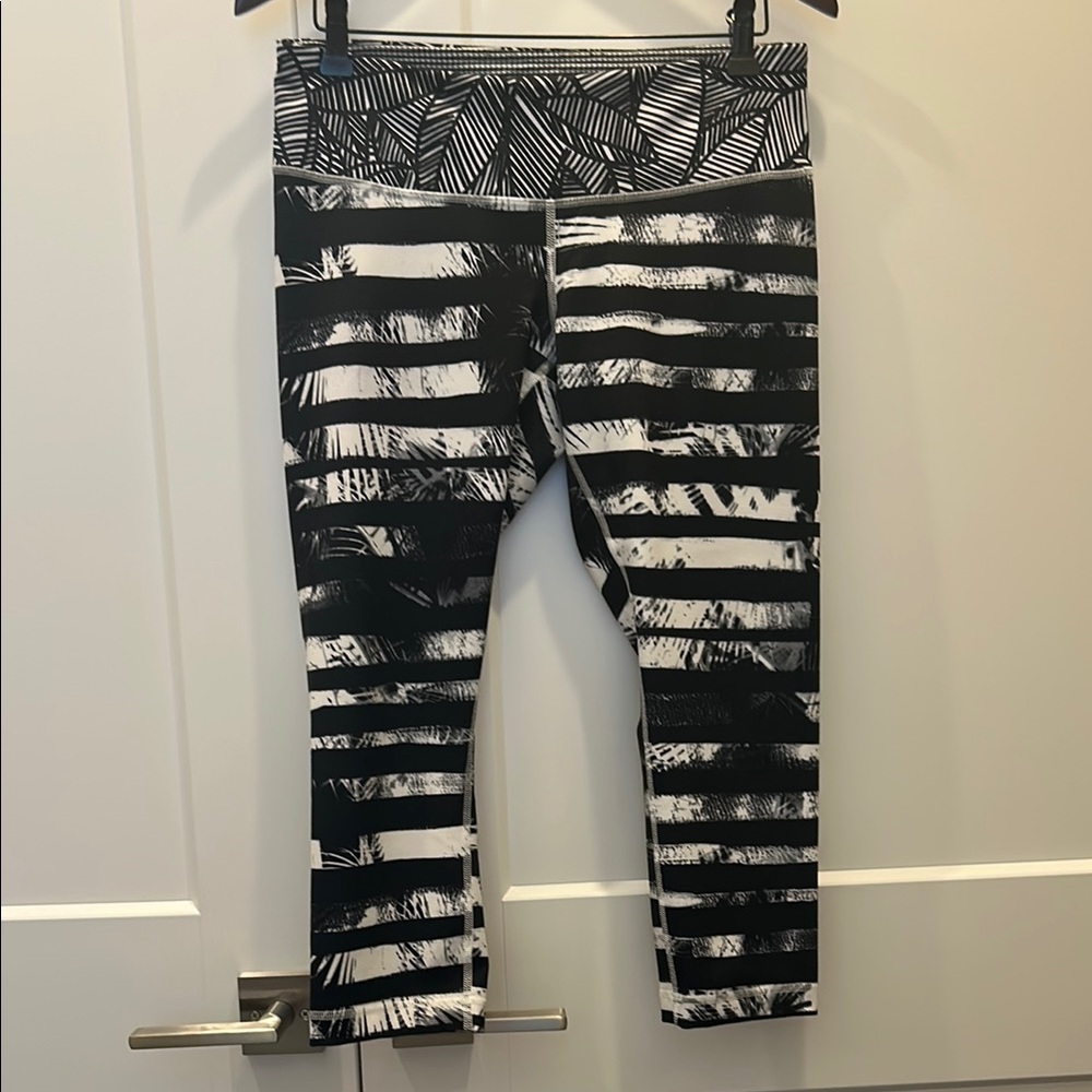 Lululemon Athletica Wunder Under Shady Palm Cropped Pants